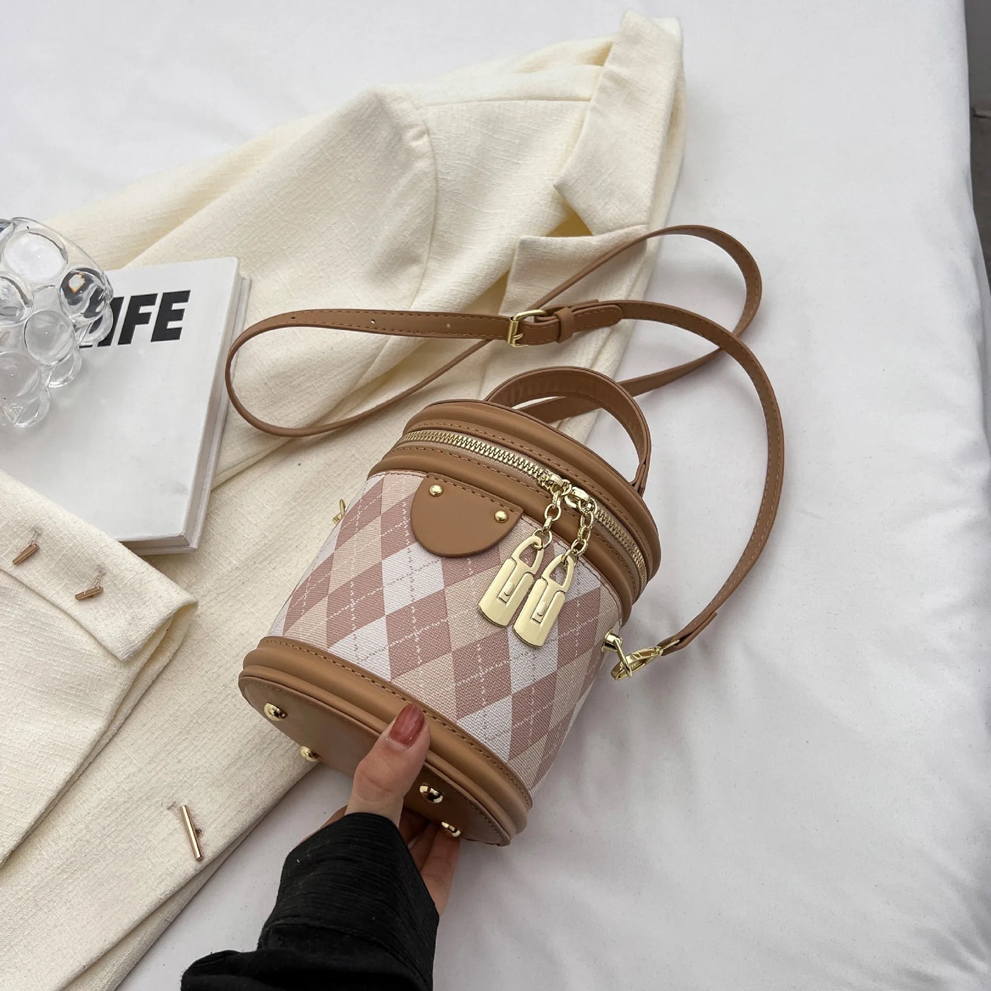 Plaid Bucket Shoulder Bag
