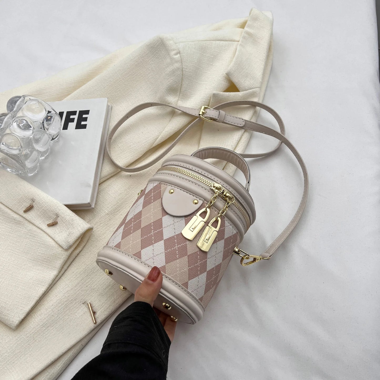Plaid Bucket Shoulder Bag