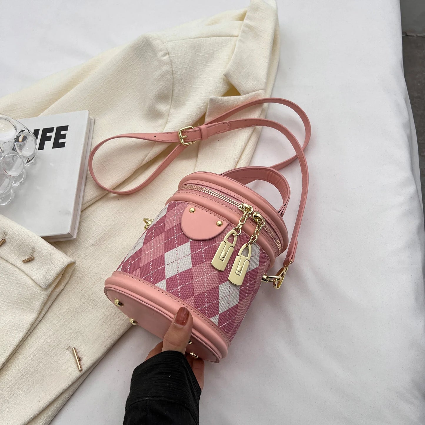 Plaid Bucket Shoulder Bag