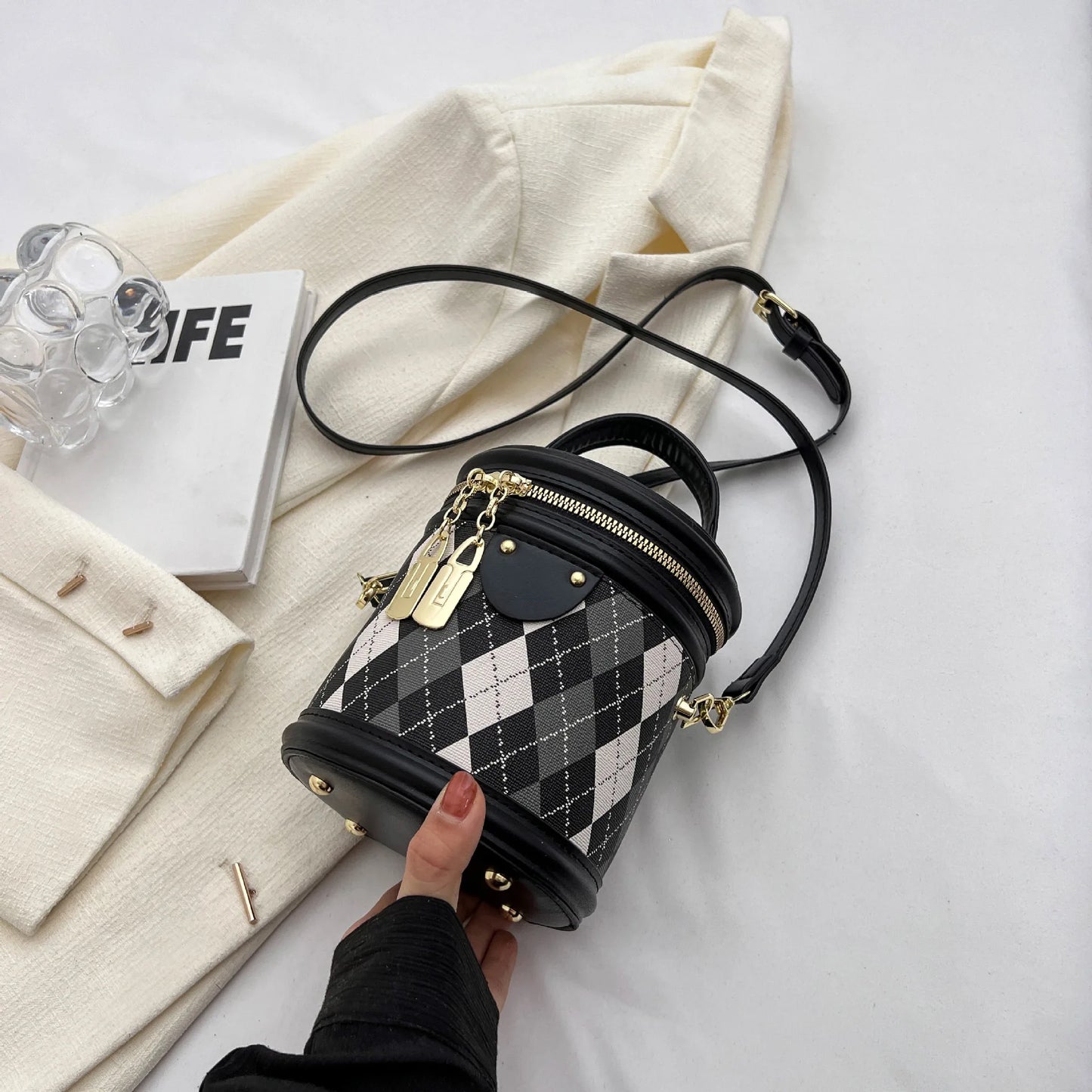 Plaid Bucket Shoulder Bag